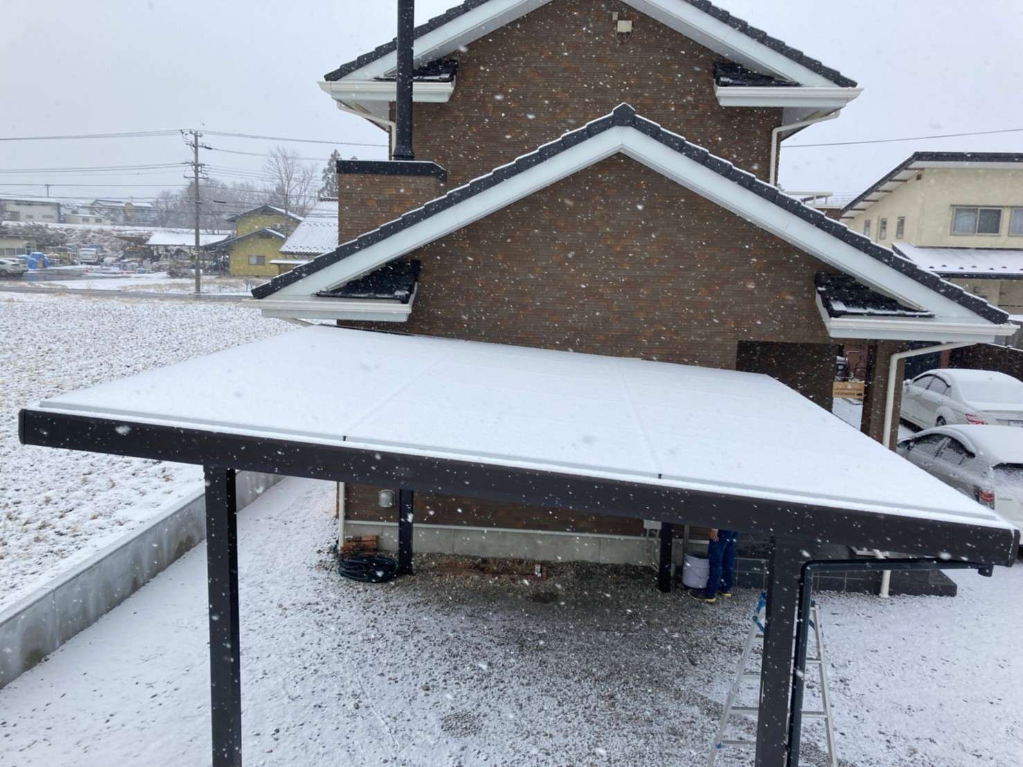 太陽光カーポート設置致しました！